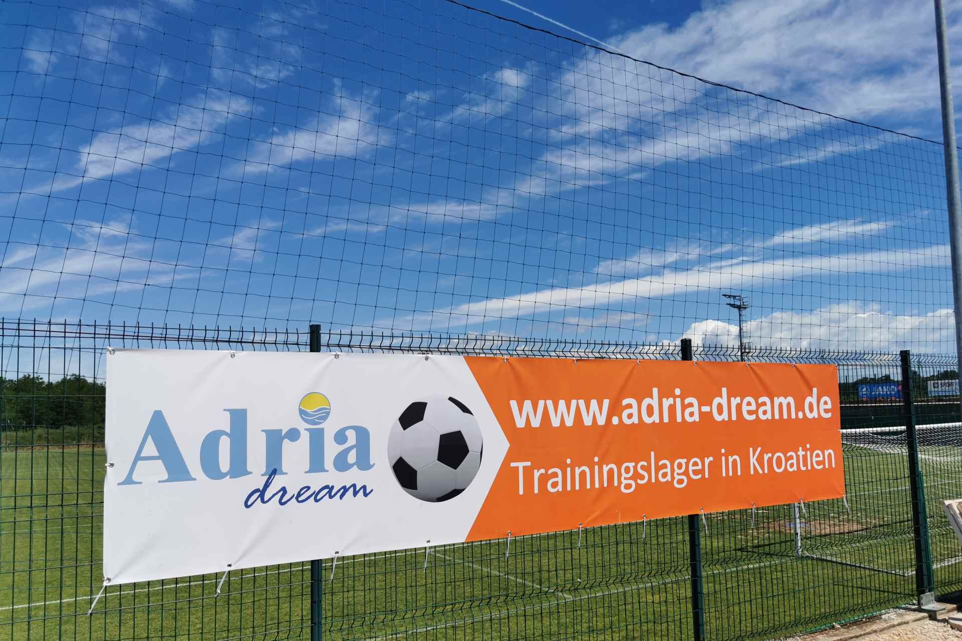 Neben dem Jugendturnier Adria-dream Cup bieten wir seit 2004 natürlich auch unsere Fussball-Trainingslager in Kroatien an.